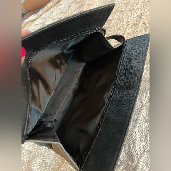 Estée Lauder Cosmetic Makeup Bag, Like New! Gray & black, Gold Zipper - Picture 11 of 12